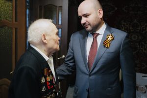 Губернатор Самарской области навестил 100-летнего ветерана Николая Яковлевича Фомина накануне Дня Победы