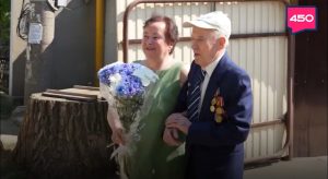 В Самарской области военнослужащие ЦВО провели персональный парад для ветерана Великой Отечественной войны