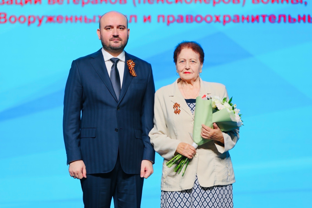 Губернатор Самарской области поздравил ветеранов и участников СВО с Днём Победы