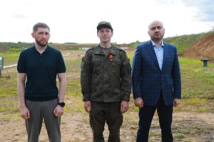Вячеслав Федорищев наградил военнослужащих отряда БАРС в стрелковом комплексе «Ранчо»